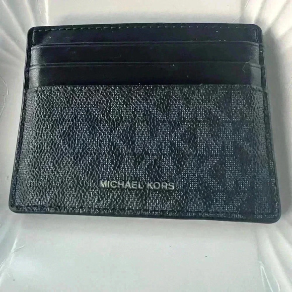 Michael Kors Greyson Monogrammed Card Case - Picture 1 of 2